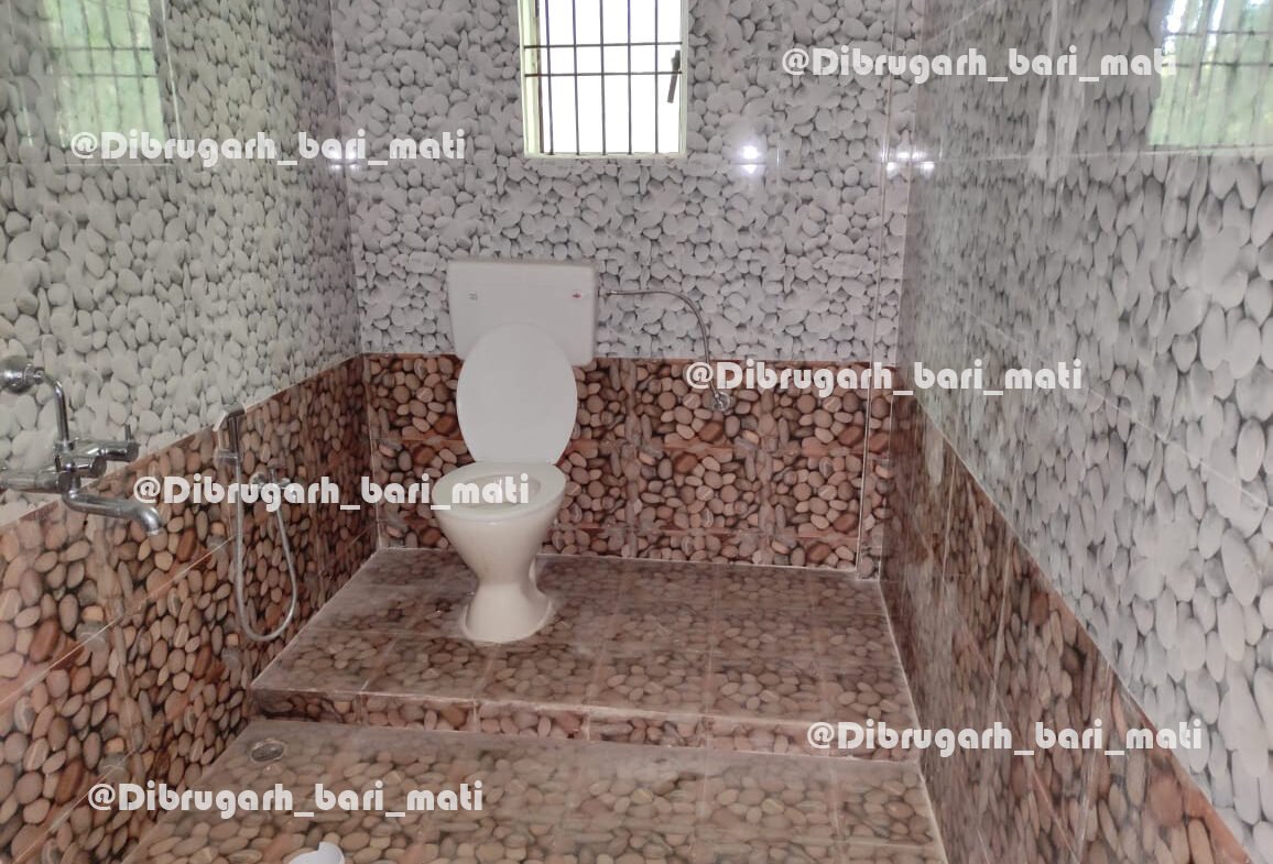 2 BHK House For Rent In Banipur bathroom view