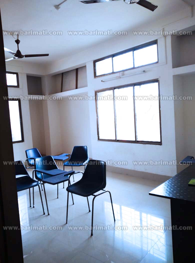 Perfect for entrepreneurs: 1330 sq ft commercial space for rent on the 1st floor in Khalihamari, Dibrugarh