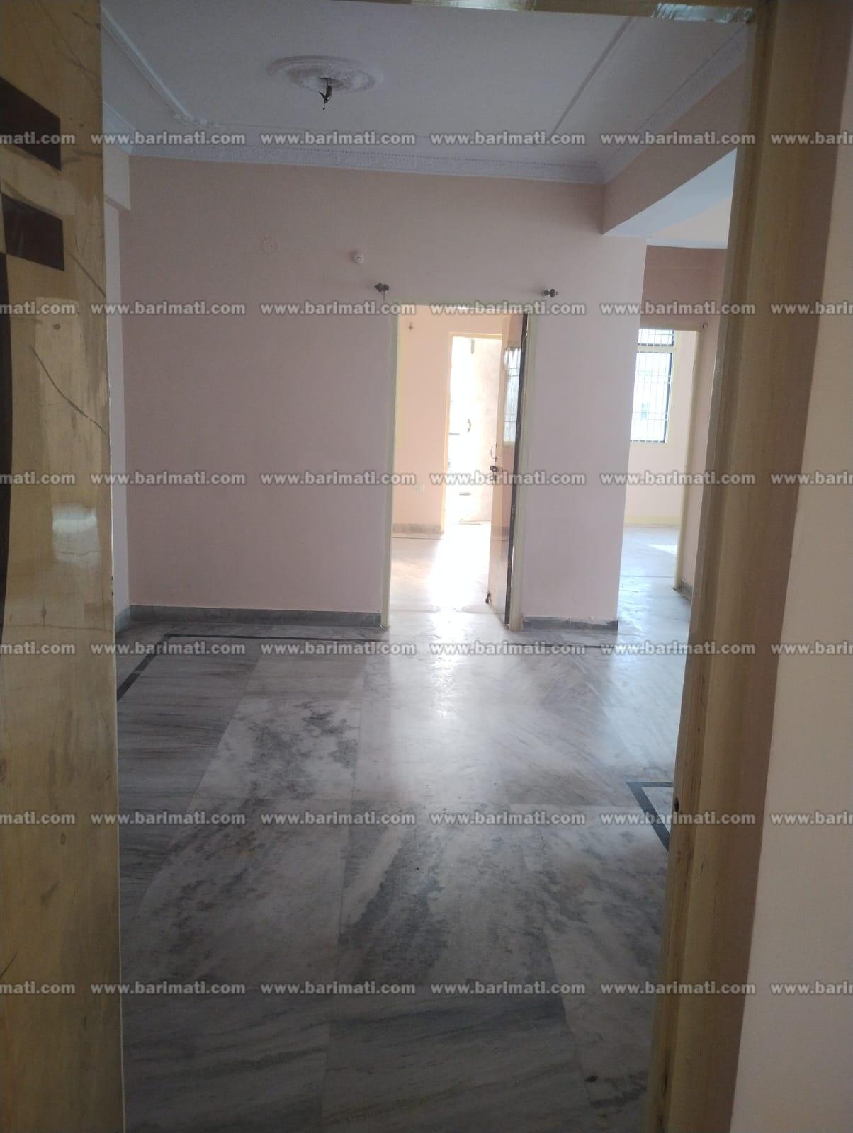 Rent a 3 BHK flat near Bailey Road, Patna, on the 4th floor, prime location, car parking included, rent ₹13,000