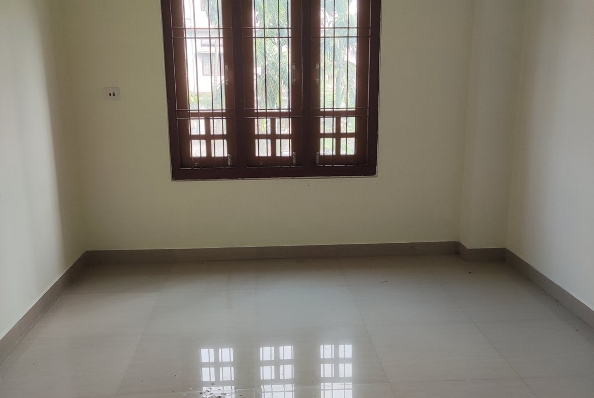 Prime location 2 BHK house for rent in Lokhra, Guwahati with car parking, available at Rs 12,000/month