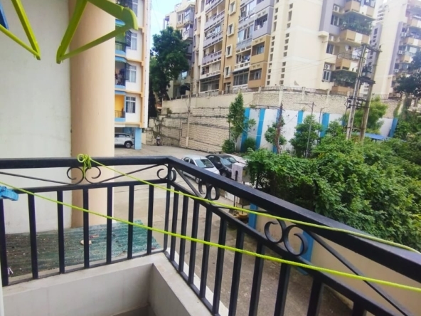 3 BHK flat with parking space available for rent in Silpukhuri, Guwahati.