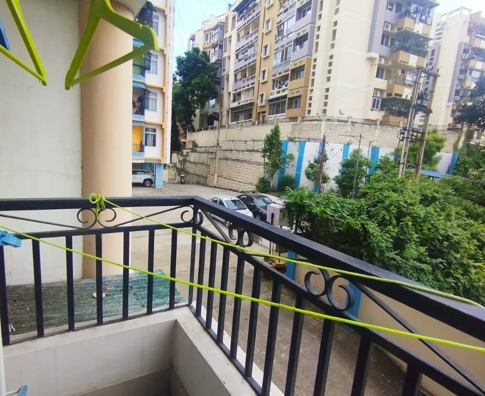3 BHK flat with parking space available for rent in Silpukhuri, Guwahati.