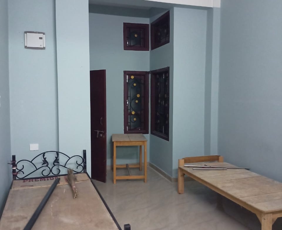 Semi-furnished 2 BHK house for rent at South Amolapatty, Dibrugarh, located on the ground floor, prime location, rent under ₹10,000, ideal for families or working bachelors.