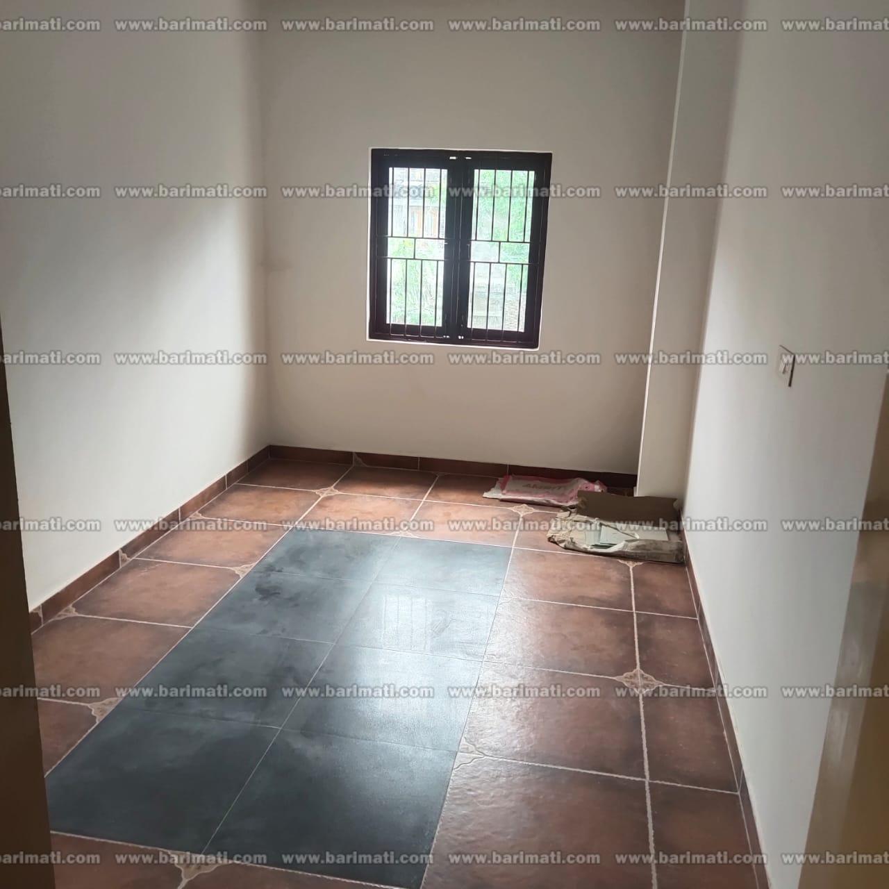 Khalipara 2 BHK house for rent with parking on the 1st floor.