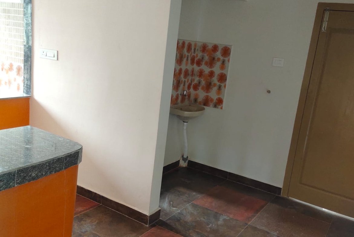 First-floor 2 BHK house in Khalipara, Guwahati for rent.