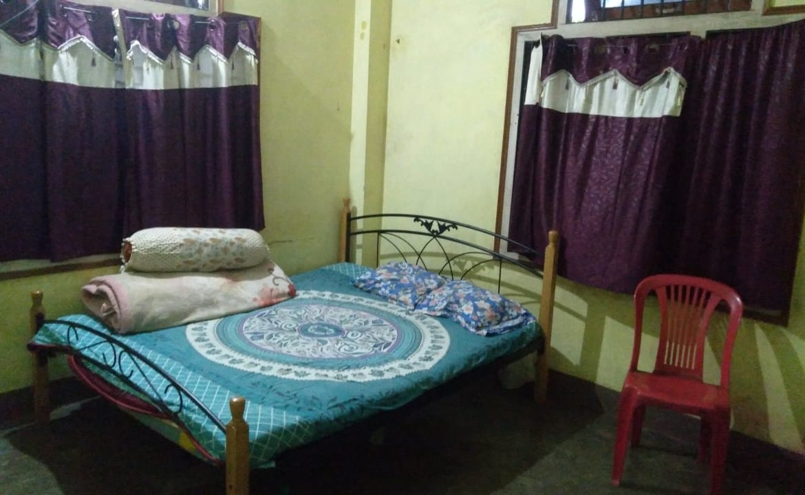 Semi-Furnished 1 BHK Apartment for Rent in Dhirenpara, Guwahati at Rs 700 Monthly on Ground Floor