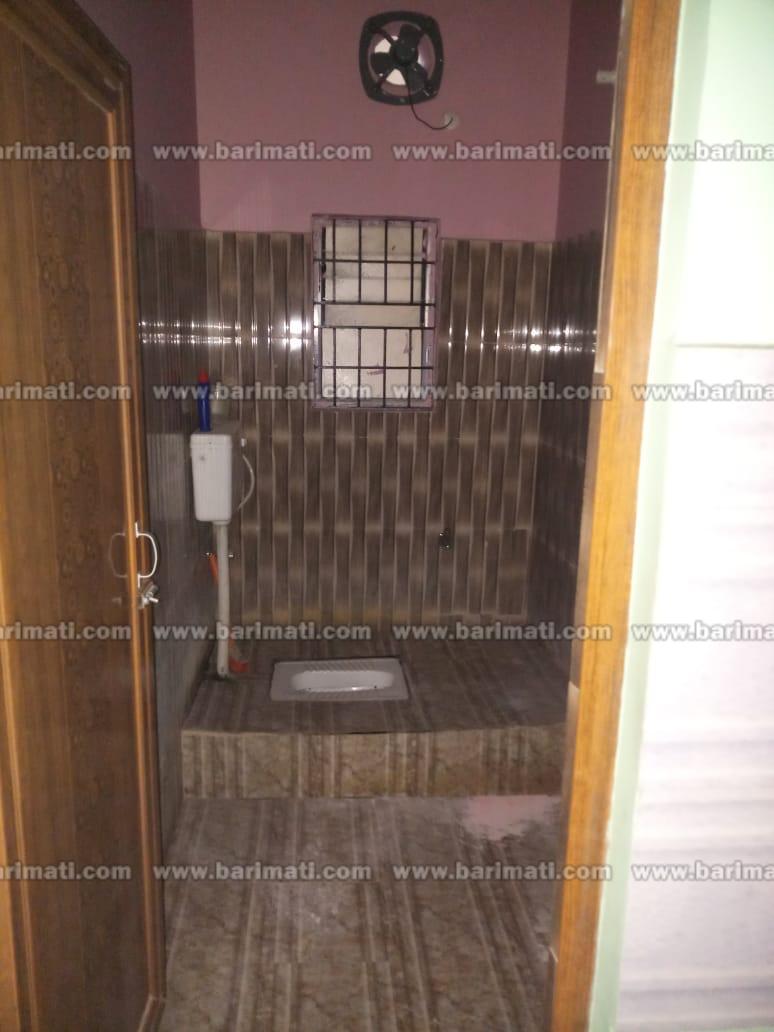 First-floor 3 BHK flat for rent in Kahilipara with parking space.