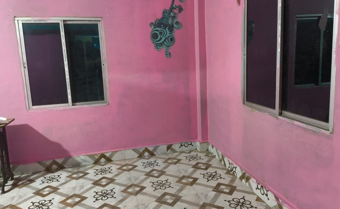 This 1 BHK house located in the prime area of Amolapatty is perfect for both commercial and residential purposes