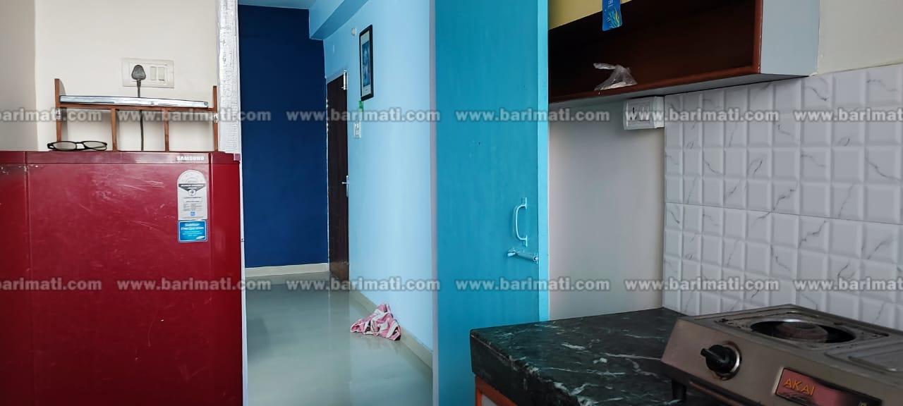 2 BHK flat for rent in Guwahati’s Bhangagarh area, 3rd floor, fully furnished with sofa set, dining table, beds, and more for just ₹20,000