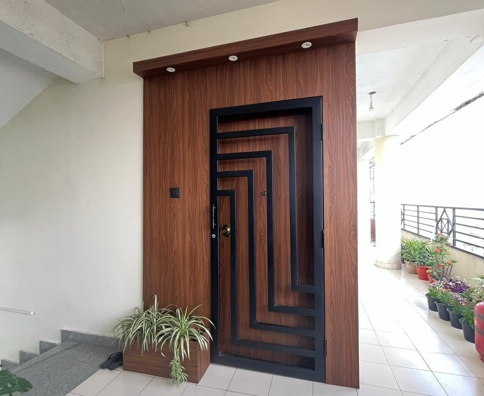 Luxurious 2BHK flat for rent in the heart of Dibrugarh town with complete furnishings.