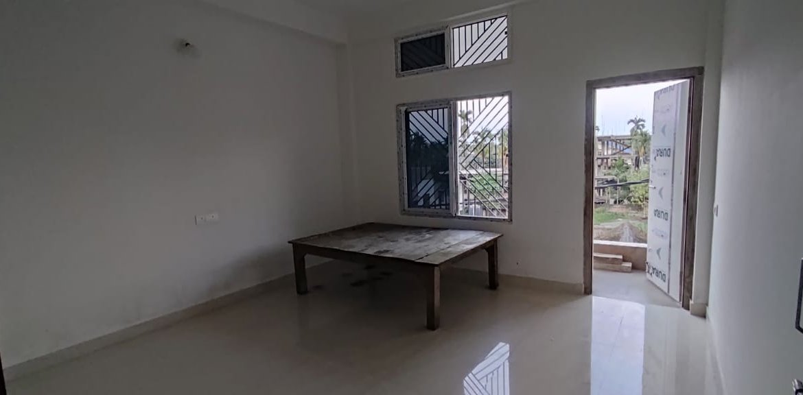 Spacious 1BHK apartment for rent at Khalihamari, Dibrugarh, located on the 2nd floor in the heart of the city for under ₹10,000.
