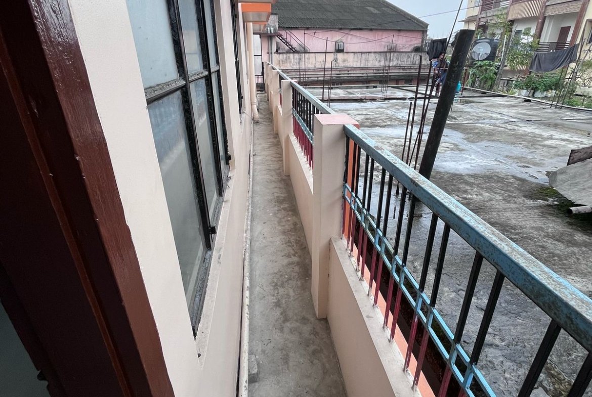 Well-located 3 BHK house for rent at Naliapool, Dibrugarh, featuring 1 bathroom and first-floor comfort, ideal for families
