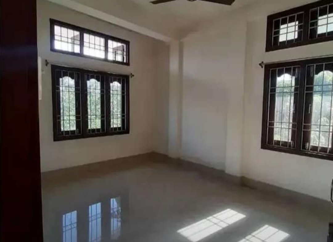 2 BHK house with 1 bathroom for rent at Boiragimoth, Dibrugarh, located on the first floor in a prime location under ₹10,000