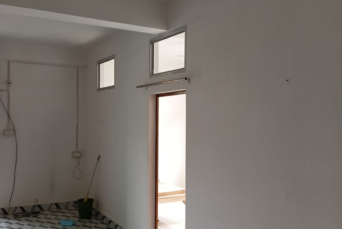 Prime Location 2 BHK Apartment in Chiring Chapori – First-floor rental house with all amenities, including parking. Best area with a welcoming neighborhood