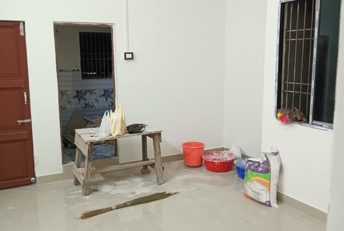 1 BHK house for rent near the overbridge in Dibrugarh, located on the 2nd floor in a prime area, available for Rs 9,000 per month