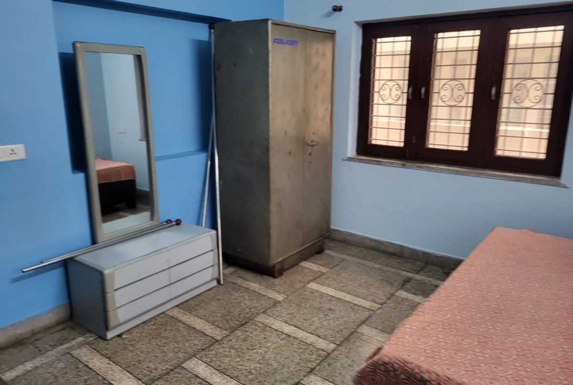 Clean and well-located two-bedroom house for rent in Dehradun’s GMS Road, complete with a private spot for your car.