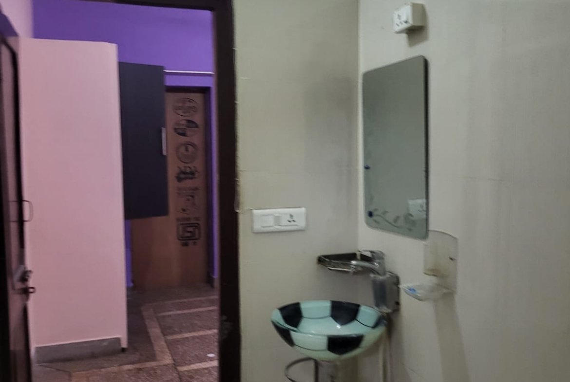 Well-kept 2 BHK rental in a peaceful GMS Road neighborhood, ideal for budget-conscious tenants with a vehicle.