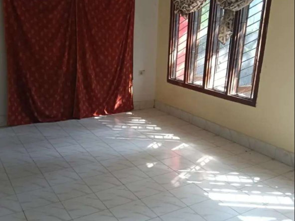 A lovely 2-bedroom house for rent in Chiring Chapori. Features prime locality, car park, and great value at ₹13k. Details on barimati.com (ID: dib297).