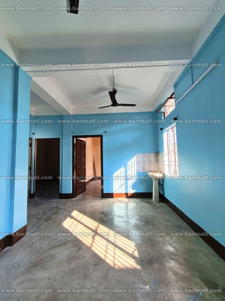 Prime Chiring Chapori spot! Get this independent 2BHK house for rent in Dibrugarh. Ground floor access, includes parking space. Perfect rental for ₹10,000. Check DIB300.