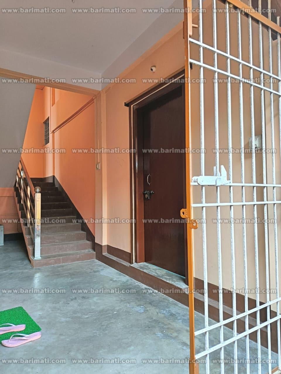 Low rent alert! Comfortable 2-bedroom house in Chiring Chapori, Dibrugarh. Independent property nature, perfect for bachelors. Rent just ₹10k, car parking included.