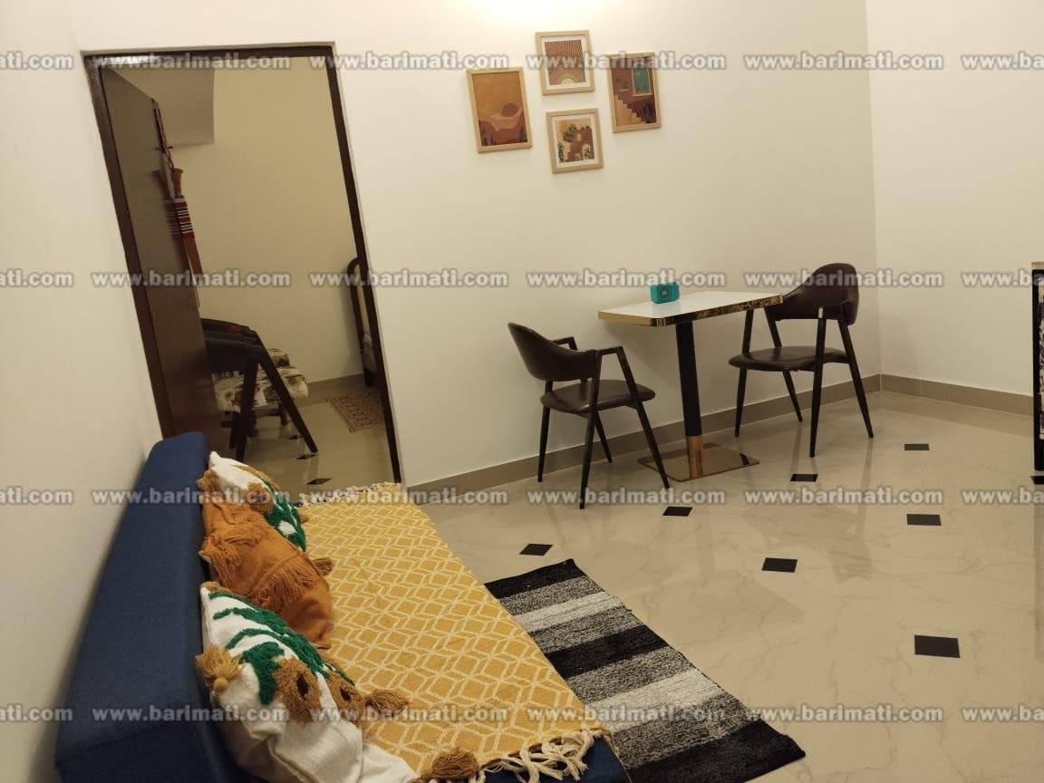 Invest smart! Very big 4 BHK house (3 bathrooms) for commercial purpose in Dibrugarh. Pub Banipur's prime location, suitable for all ventures. Rent is ₹60,000.