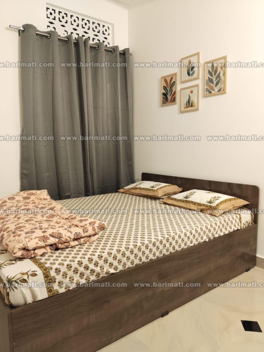 Exceptional value! Get this very big 4 BHK house for rent in Pub Banipur, Dibrugarh. Suitable for all commercial needs with 3 full bathrooms. Prime location, highly competitive rent.