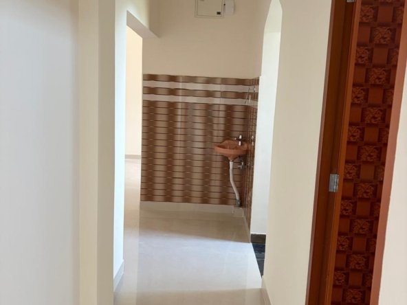 Finding a newly constructed 2BHK apartment for rent in Dibrugarh? This unit is on the 3rd floor and is easily accessible by lift in Thana Chariali.