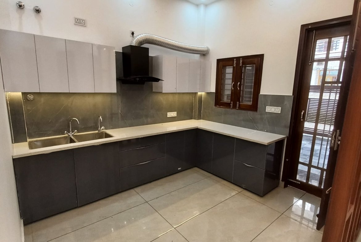 1 BHK rental with wardrobe room and back balcony Dehradun