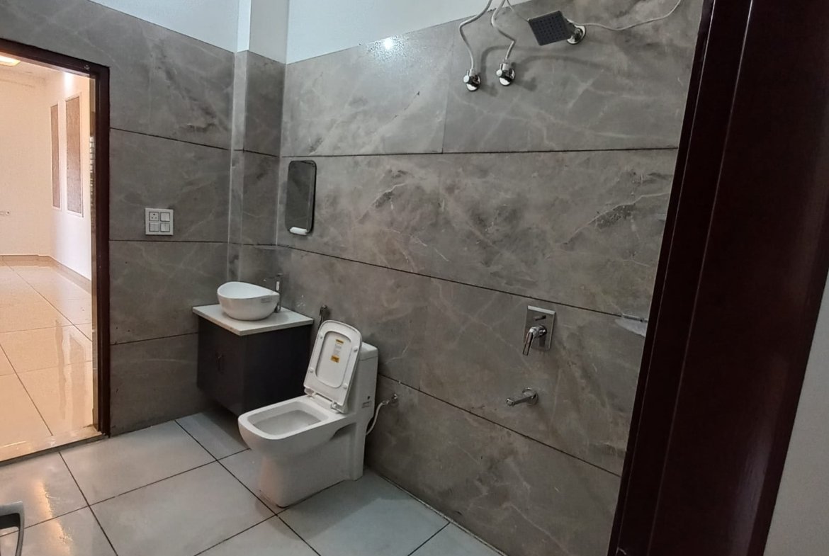 1 BHK house with big hall and large bedroom Banjarawala