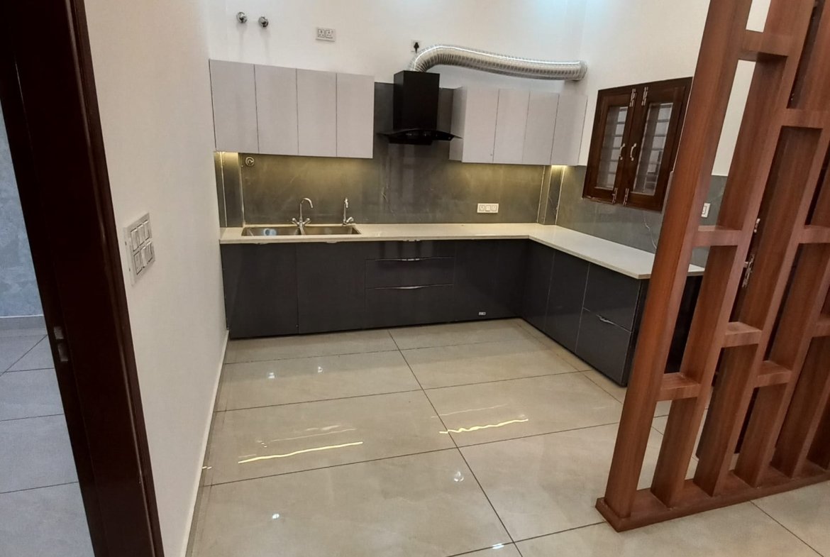 Spacious 1 BHK house for rent at Banjarawala Dehradun