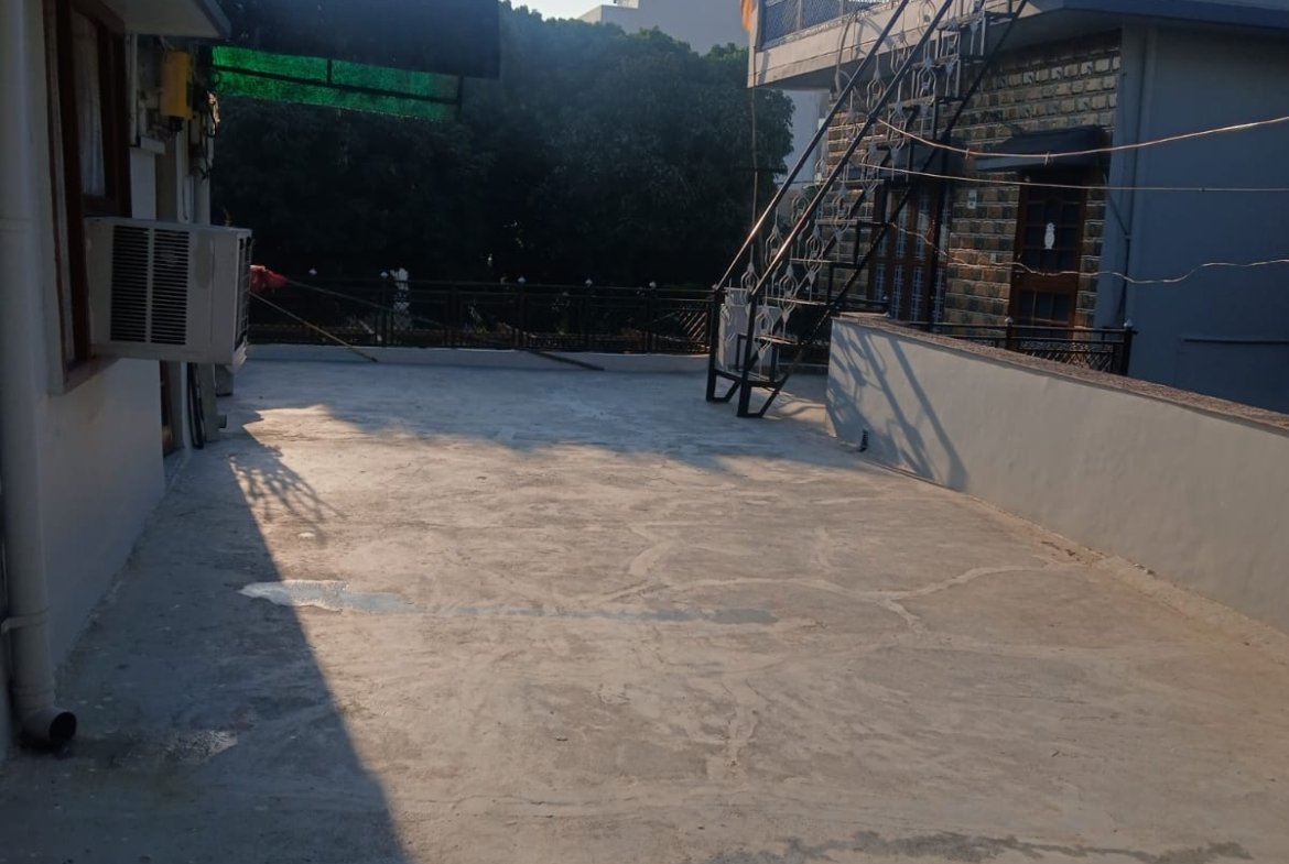 Dehradun Ajabpur Khurd 1 BHK rental home on first floor with car parking, budget-friendly accommodation for females and families – Property ID: Doon 35