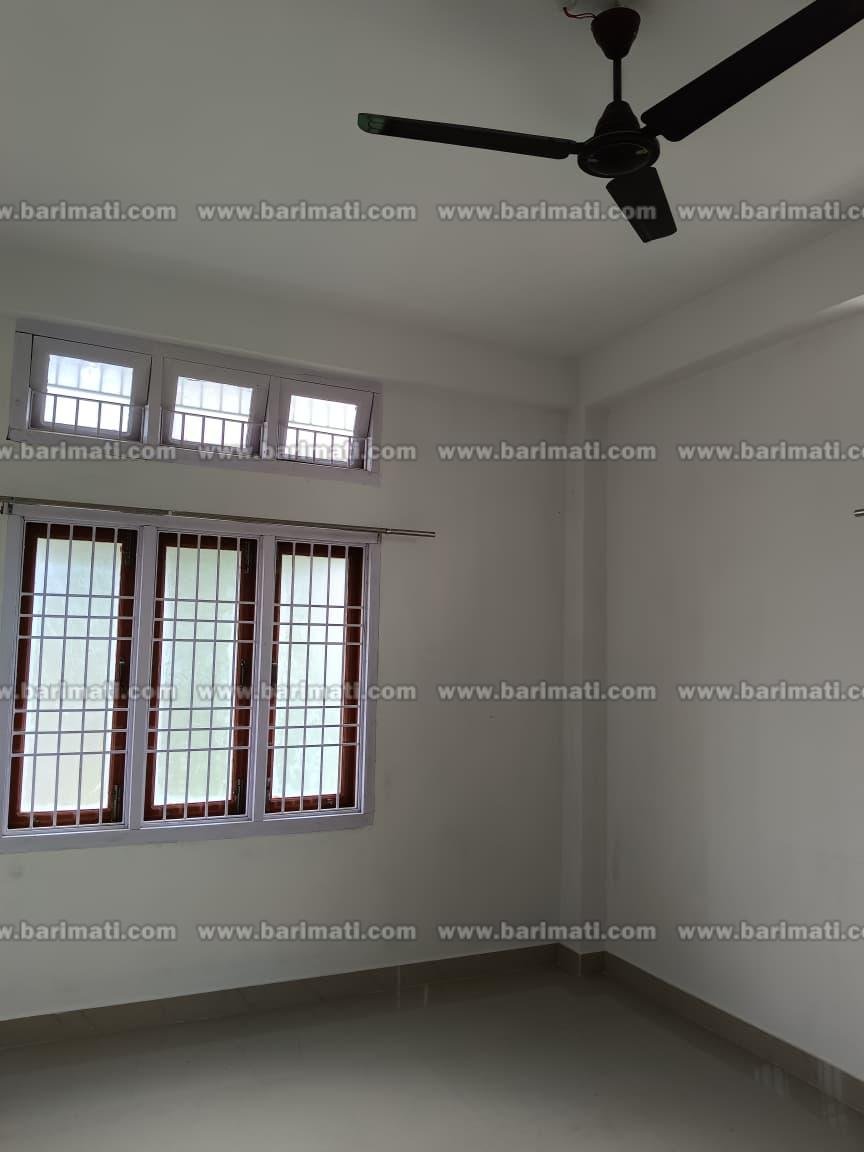 Chiring Chapori Gem! Fully featured 1-bedroom house for rent in Dibrugarh. First floor access, car parking, excellent low budget option for families. Under ₹10,000. ID DIB309.