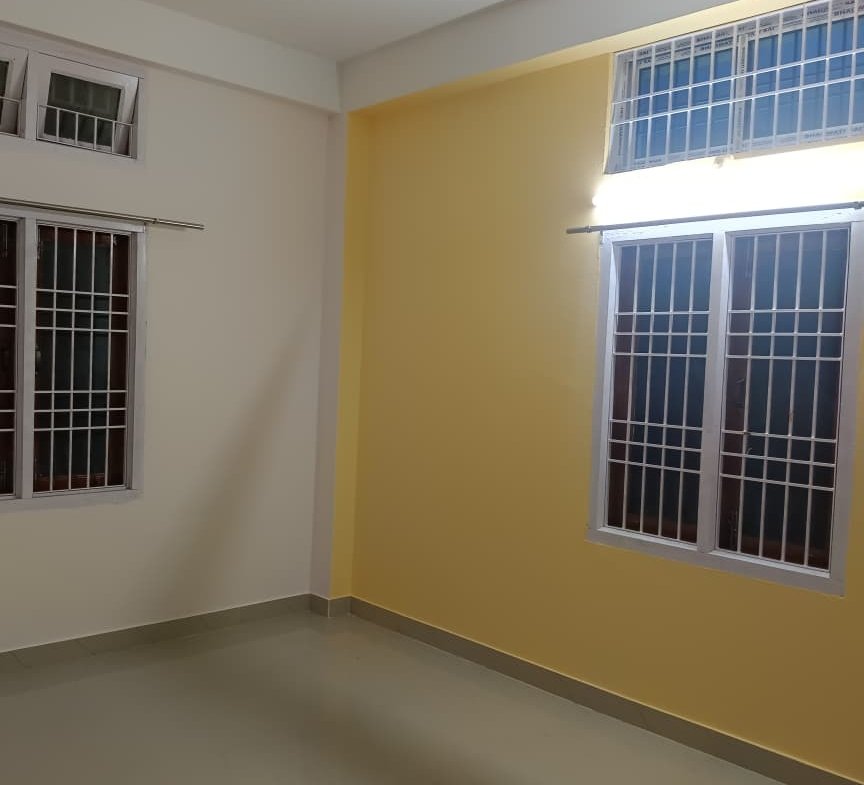 Perfect house in Dibrugarh! Rent this 1 BHK in Chiring Chapori at the first floor. Includes car parking. Ideal low budget home for families/bachelors, just ₹10,000. Check DIB309.