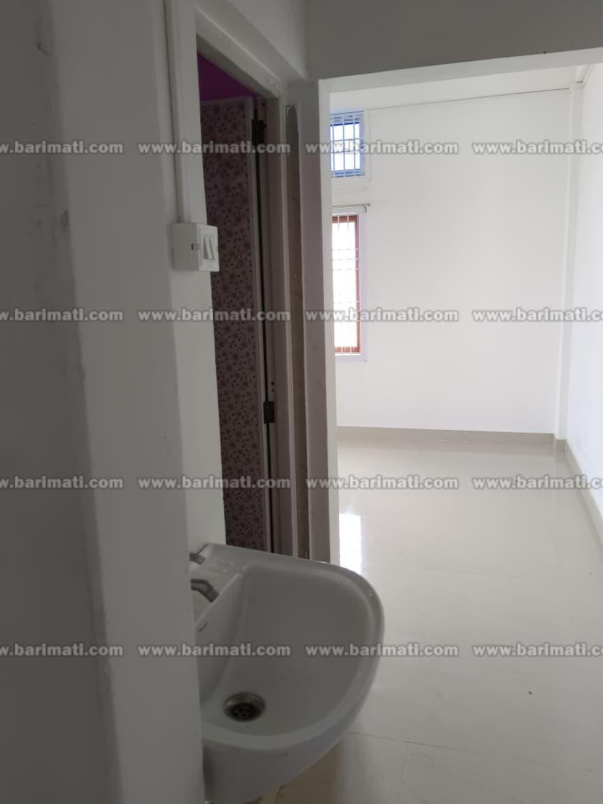 Dibrugarh student/bachelor friendly 1 BHK house for rent. Prime Chiring Chapori location, first floor with car parking, near Mohamaya Restaurant. Budget-friendly under ₹10k. DIB309.