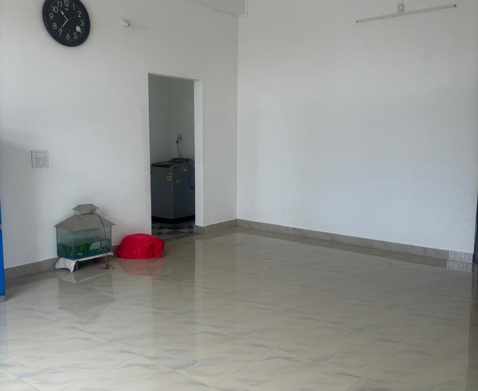 Looking for a modern rental in Dibrugarh? This newly built 2BHK house in Chiring Chapori boasts a prime location, 2nd floor, and all modern comforts for ₹15,000.