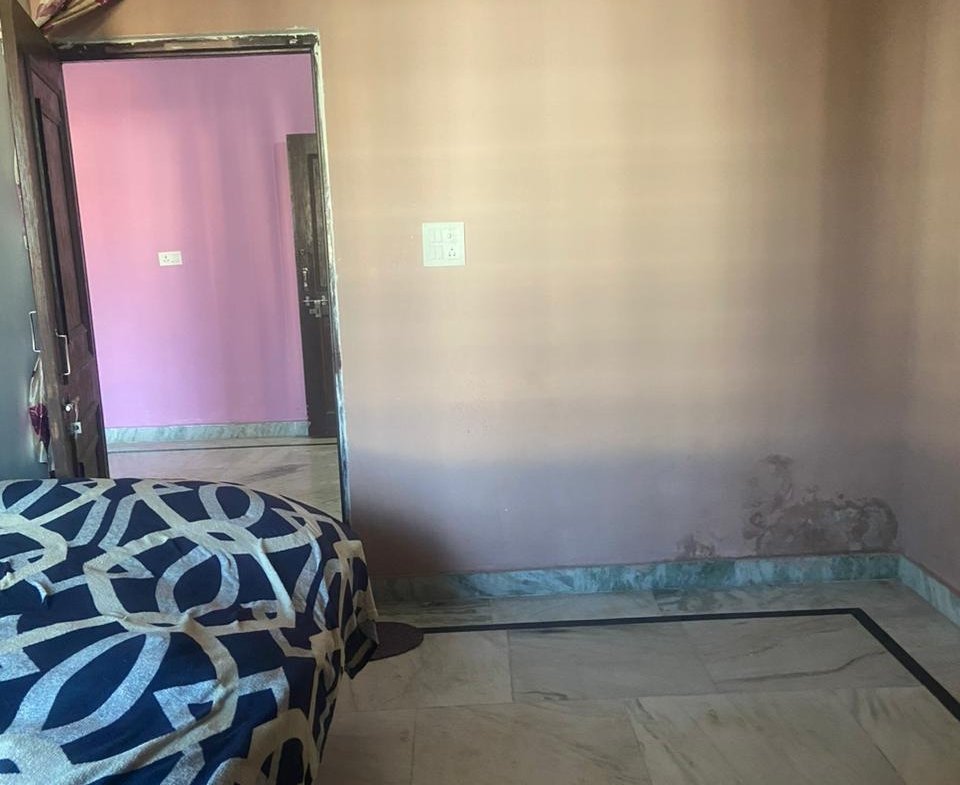 prime location dehradun 1 bhk independent house with car parking space near gulshan vihar