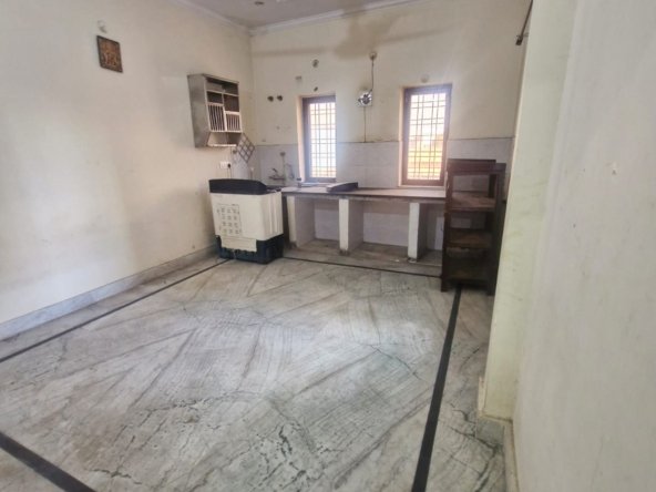 1 bhk house for rent kargi chowk dehradun ground floor with parking 8500 rupees id doon48