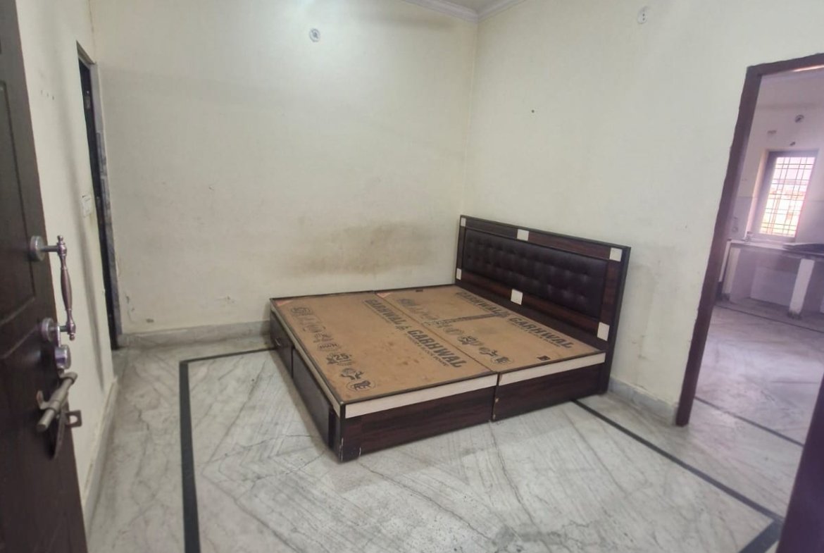 1 bhk house for rent kargi chowk dehradun ground floor with parking 8500 rupees id doon48