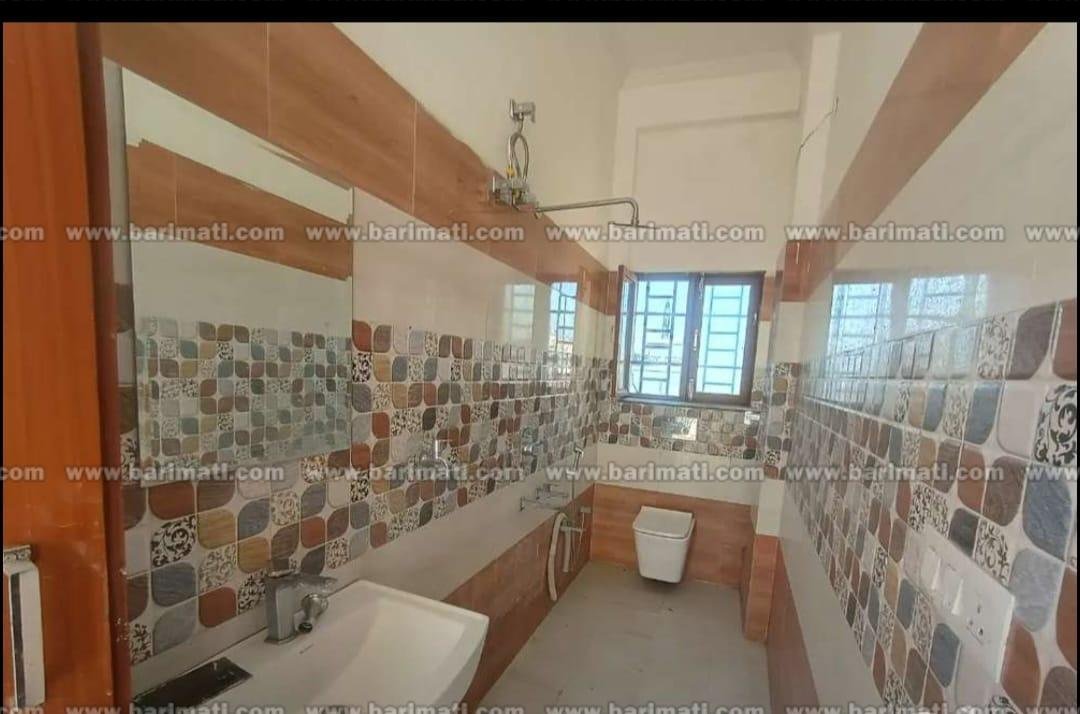 Spacious two-room set for rent on the 1st floor in a peaceful neighborhood of Ajabpur Kalan, Dehradun. Ideal for families or female tenants.